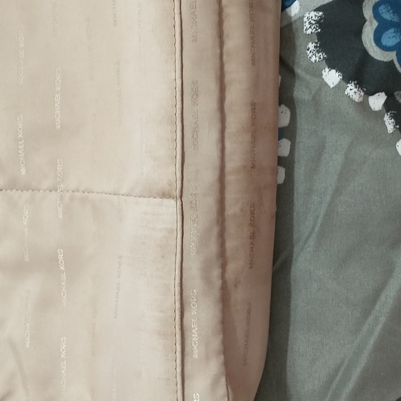 Gently used Michael kors blush or very light pink colored purse - Picture 11 of 15